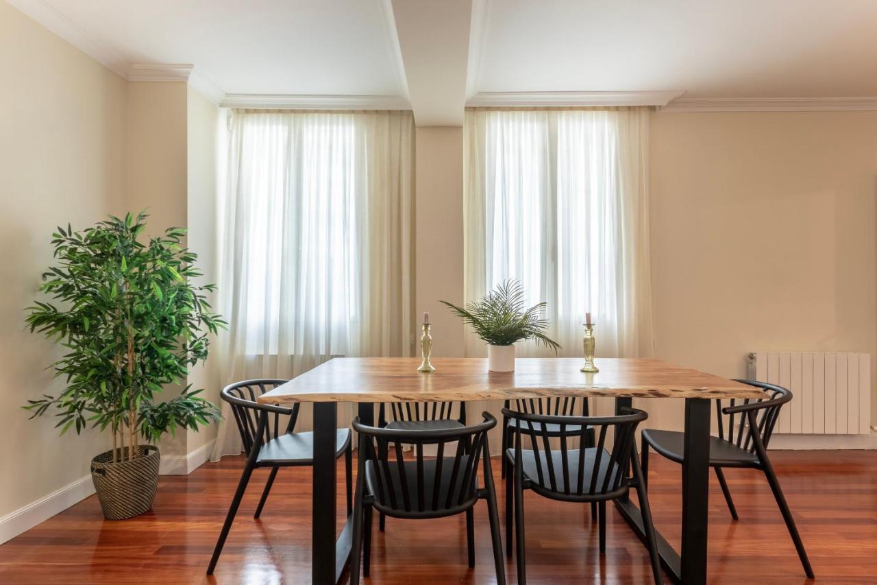 Akomodat En Apartamento En El Centro De Bilbao Con Parking Buitenkant foto