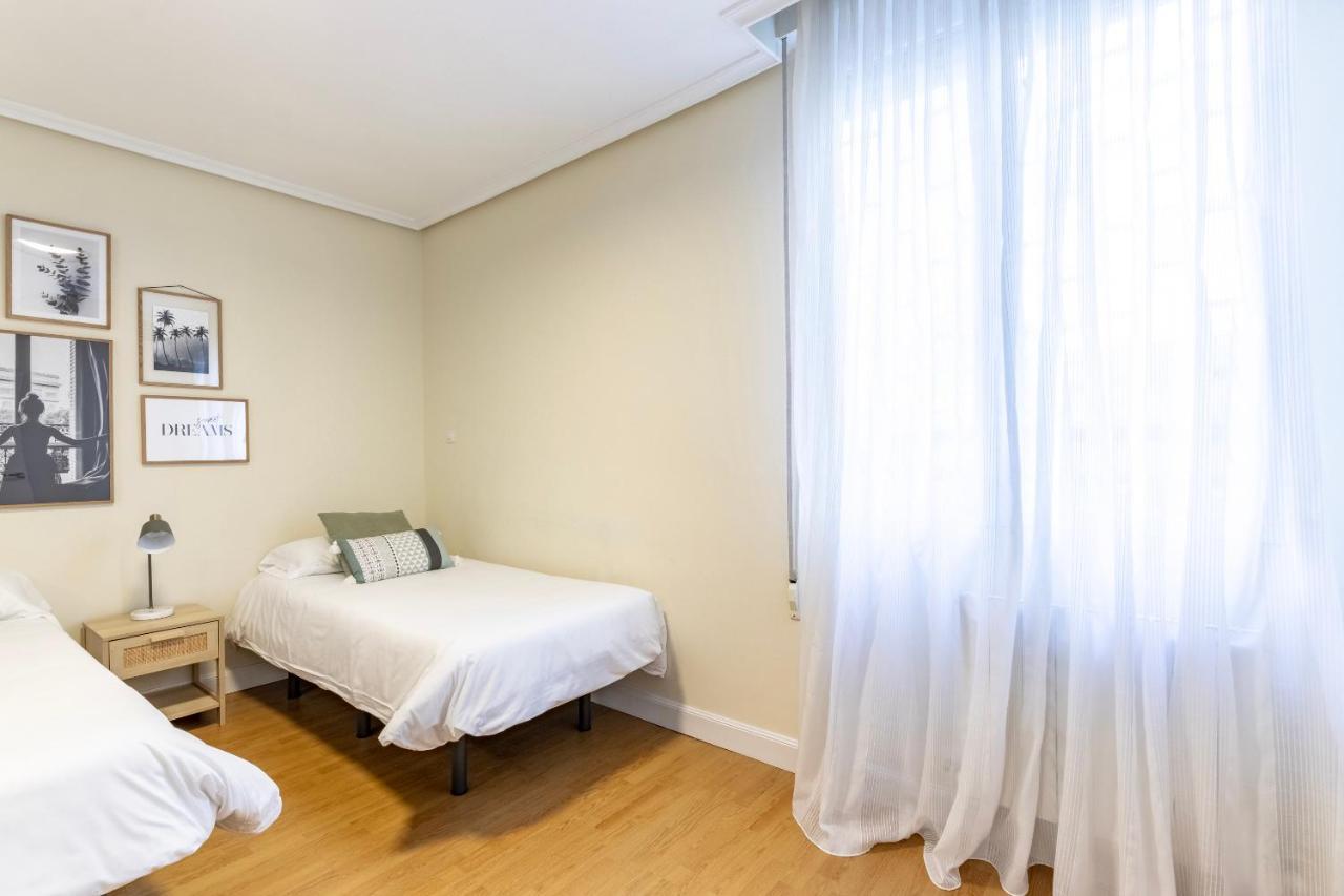 Akomodat En Apartamento En El Centro De Bilbao Con Parking Buitenkant foto
