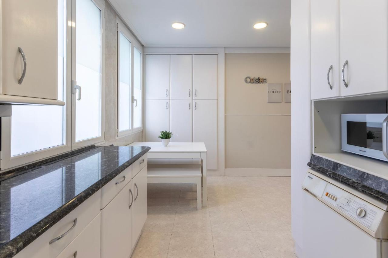 Akomodat En Apartamento En El Centro De Bilbao Con Parking Buitenkant foto