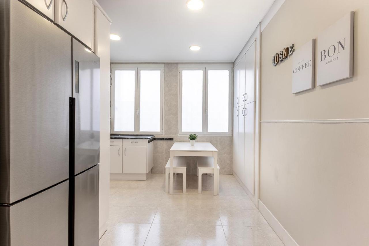 Akomodat En Apartamento En El Centro De Bilbao Con Parking Buitenkant foto